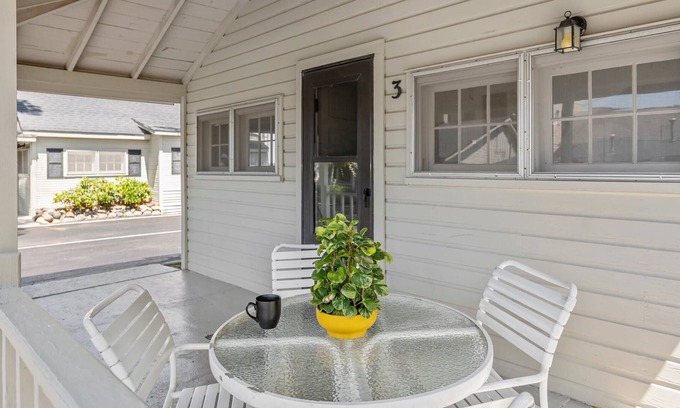 Traverse City Cabin | Sandpiper Cottage 3 S