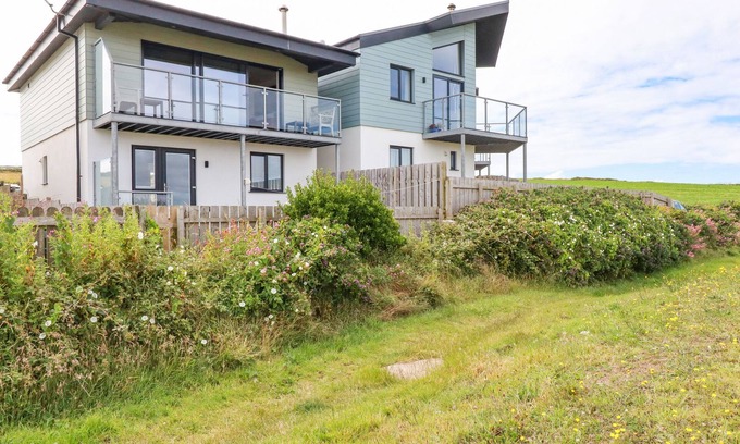 Perranporth Cottage | SANDPIPER, country holiday cottage, with a garden in Perranporth
