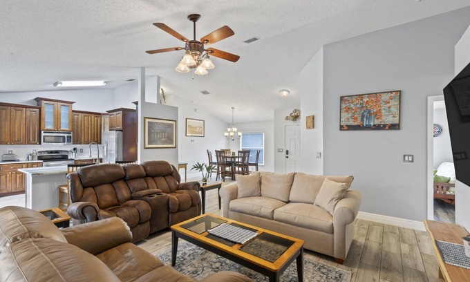 Palm Coast House | Sandpiper Path | Palm Coast | Dog Friendly | 9 Miles To The Beach | Close To Golfing & Restaurants
