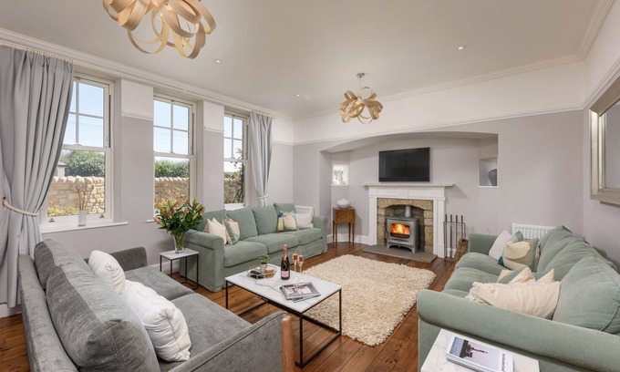 Seahouses House | Sandsend - Seahouses