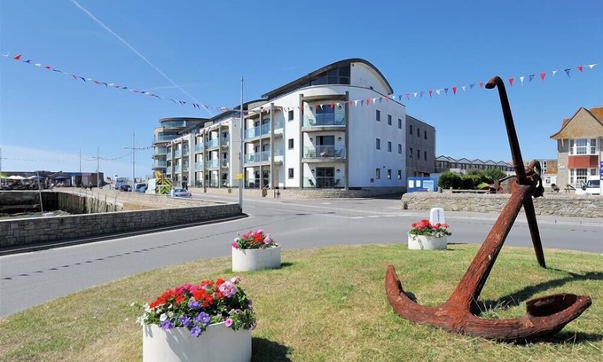 West Bay Cottage | SANDSTONES, family friendly, luxury holiday cottage in West Bay