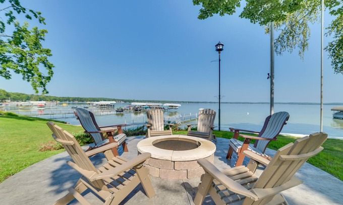 Higgins Lake House | Sandy Bottoms.Higgins Lake 3 bedroom + Detached Bunkhouse