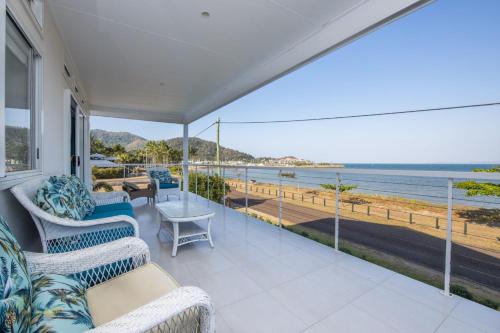 Nelly Bay House | Sandy Decks