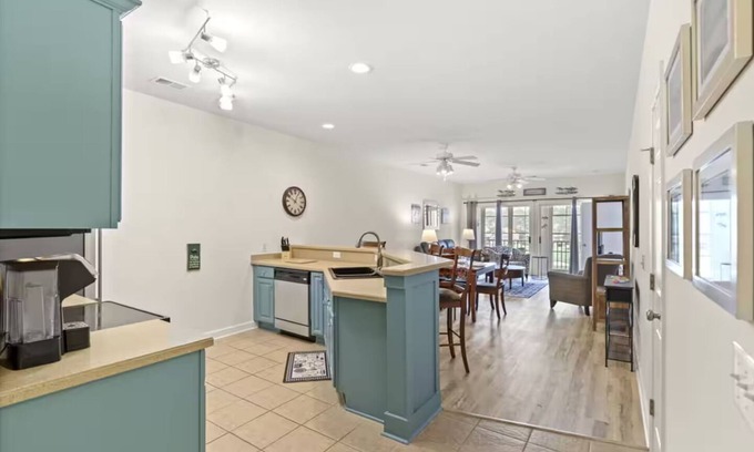 Sea Trail Condo | Sandy Knees Retreat - Steps to Golf, Minutes to Sunset Beach