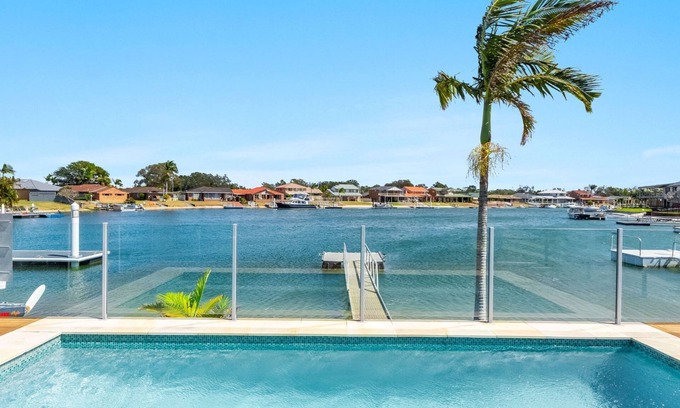 Yamba House | Sandy Shores | Absolute Waterfront with swimming pool