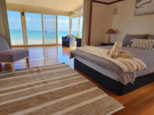 Frankston House | Sandy Shores Estate- Long Island