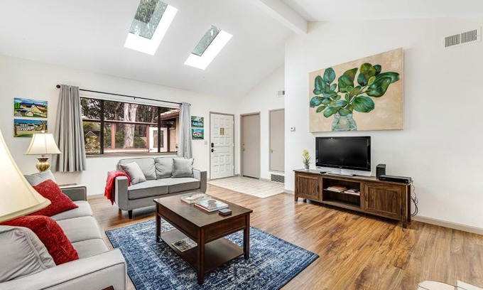 La Selva Beach House | Sandy Sojourn