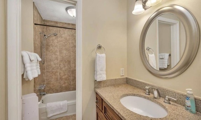 Saint Simons Heights Condo | Sandy Toes. Cozy 2 Bedroom 2 Full bath. Sleeps 6. 30 day rental rates available