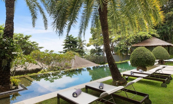 Choeng Mon Villa | Sangsuri Beach Villa 3: Luxury Villa directly onna secluded Beach