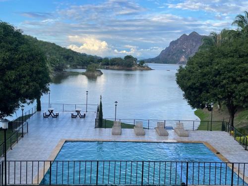 Prado Cabin | Santa Elena Lake House