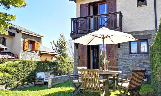 Sainte-Leocadie House | SANTA LEOCADIA IV - Two Bedroom House, Sleeps 5