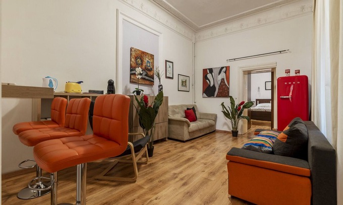 Repubblica Apartment | Santa Maria Maggiore - Opera House Apartment