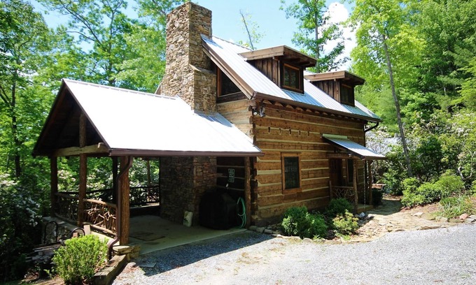 Pisgah Forest Cabin | Sarah`s Cabin | 1 Bed, 1.5 Bath