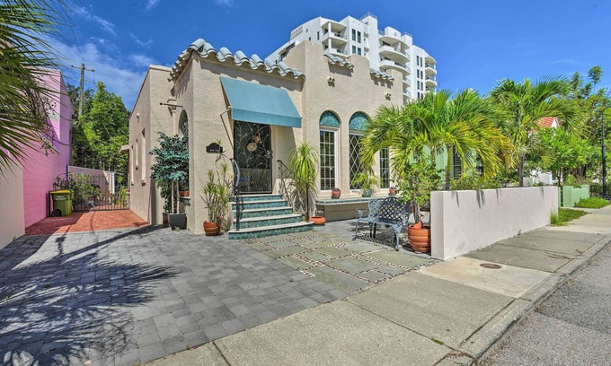 Central Sarasota Cottage | Sarasota Home in Historic District w/Patio!