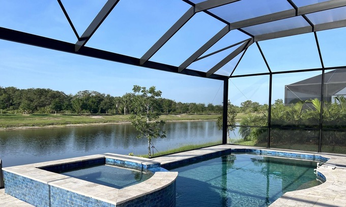 Venice House | Sarasota National Pool & Golf w/2 golf club memberships included!