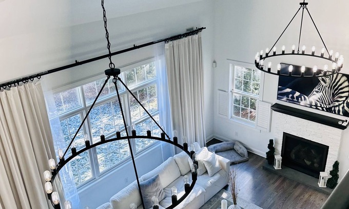 Saratoga Springs House | Saratoga Dream-Lake community close to Track and Downtown
