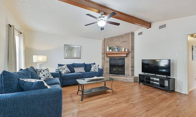 Wheeler Ridge House | Sassy Shack ~ Aggieland Vacation Rentals