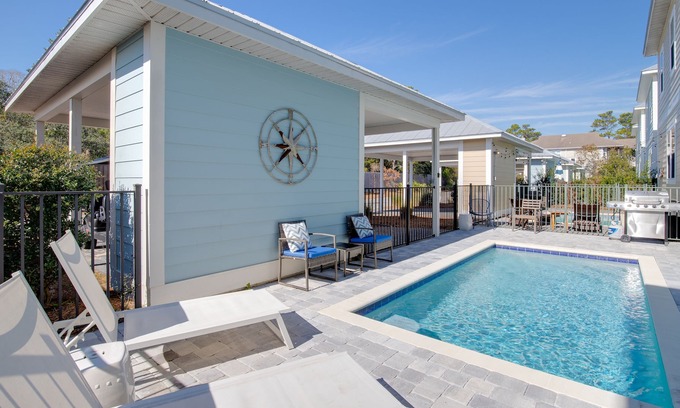 Santa Rosa Beach Cottage | Satinwood Retreat by Avantstay Pool! Bbq! Pet Friendly!