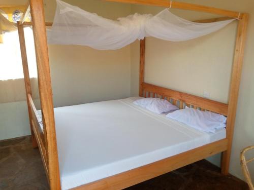 Voi Cabin | Sau Tsavo Camp