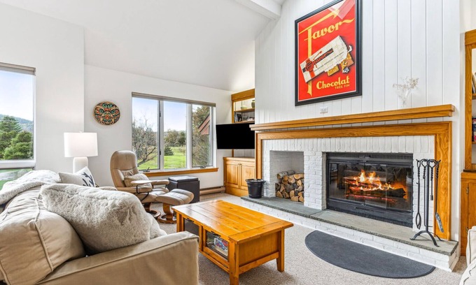 Quechee Condo | Sauna, Close to Club - Gracious Dartmouth Place 9B