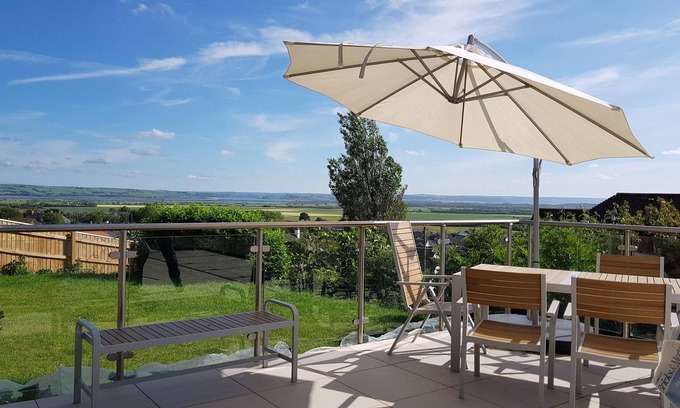 Braunton House | Saunton Views - Detached house with elevated sea and estuary views.