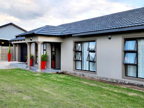 Emalahleni House | Savanna Buffalo Guest House