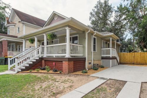 Cuyler - Brownsville House | Savannah Home with Patio and Grill about 2 Mi to Downtown