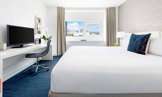 Downtown Miami Hotel | Savvy King at YVE Hotel Miami