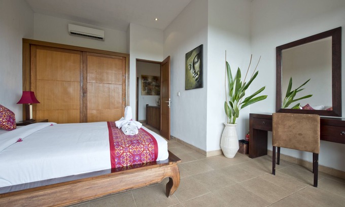 Tegal Mengkeb House | Sawah Town House C4 Sunset View