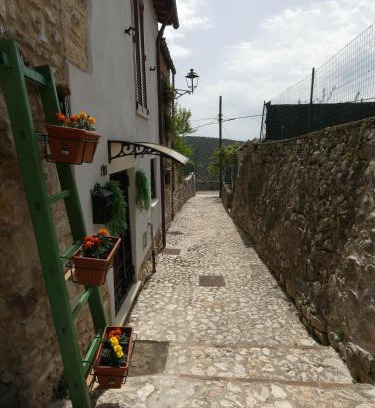 Amelia Apartment | SCAPPO IN UMBRIA, Vicoletto