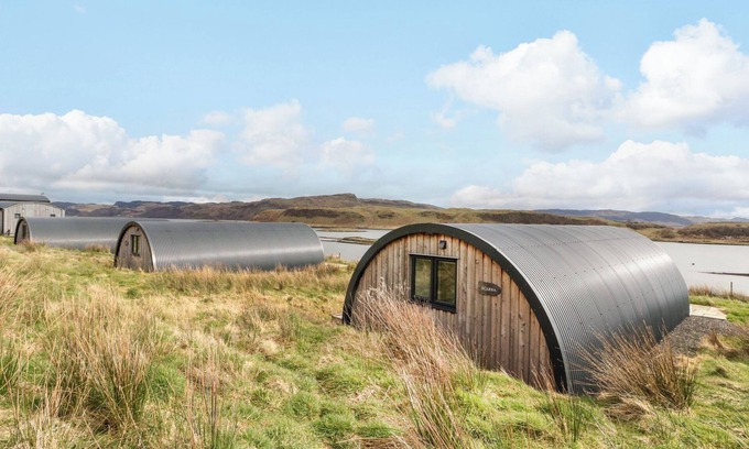 Isle of Luing Cottage | SCARBA, pet friendly, with a garden in Cullipool, Isle Of Luing