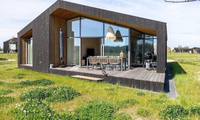Wissenkerke House | Scenic Cottage w/Garden