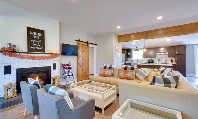 Cleveland House | Scenic Home on 20-Acre Farm: Families Welcome