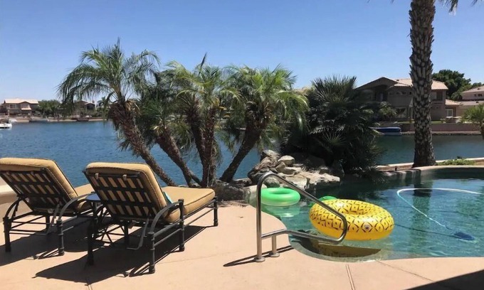 Arrowhead Lakes House | Scenic Lakeside Cove House