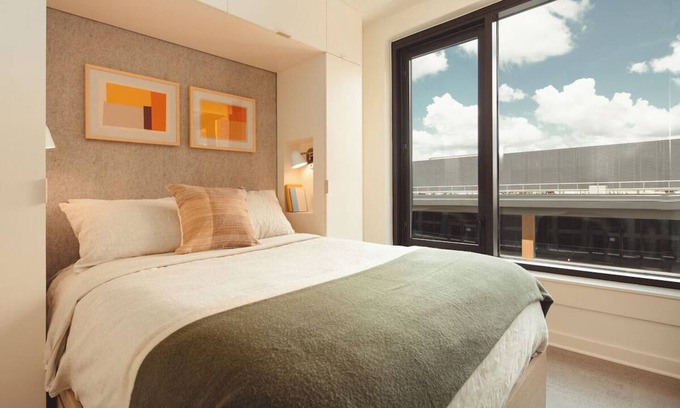 Old Fourth Ward Hotel | Scenic Rooftop Deck | 2-BR Loft Near Dining, BeltLine & Attractions