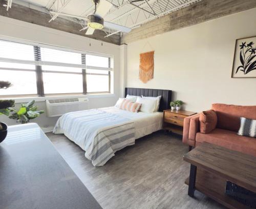 Central Business District Apartment | Scenic Serenity, dtown, gym, free parking