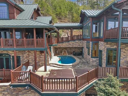 Gatlinburg - Pigeon Forge Villa | Scenic Views Estate