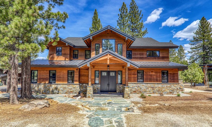 Truckee House | Schaffer's Mill Golf, Ski & Tahoe 5Br 5Bt Mountain Retreat w Club Amenities