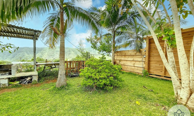 Saint-Louis House | Scheffléra – 25m² bungalow with mountain view – Saint-Louis