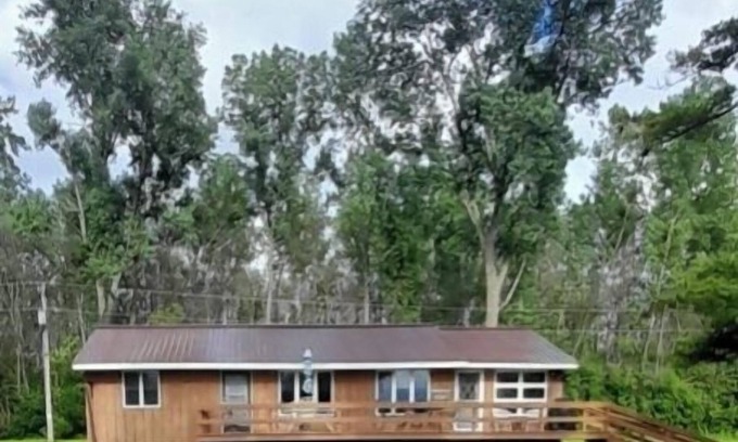 Omro Resort | Schuster's Fox River Resort on the Fox River - Walleye Retreat