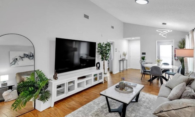West Arlington House | Score Big at FIFA 2026: Full House Stylish Arlington Stay Near the Action!