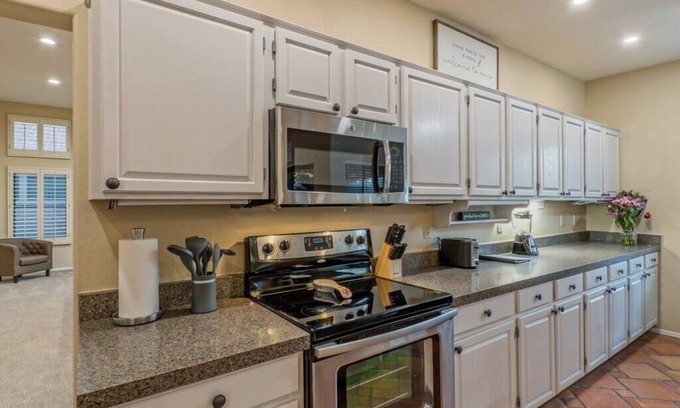 Paradise Park Vista House | Scottsdale Luxury Home Heated Pool, BBQ, Game