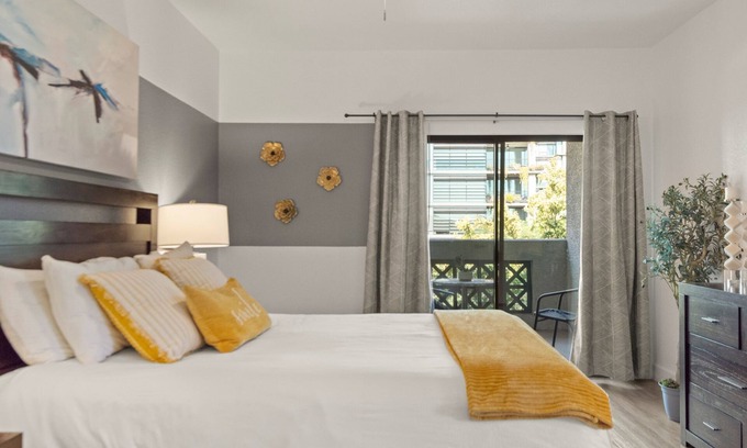 Kierland Apartment | Scottsdale Stay near Westin Kierland⁂Pool + Parking