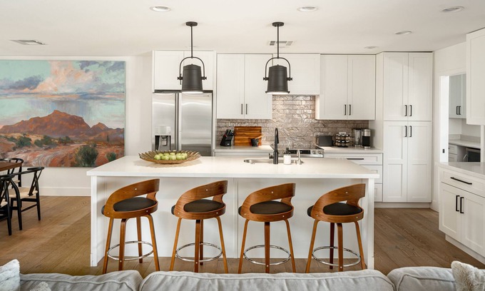 Raskin Estates House | Scottsdale Sunny Lux With Pool & Central Location! Vibrantly Designed Rooms!