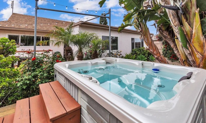 North Clairemont House | SD Family Oasis, Great Location, Hot Tub & BBQ!