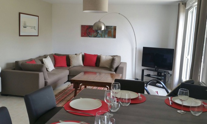 Morgat Apartment | Sea and garden view apartment in a luxury residence close to the beach