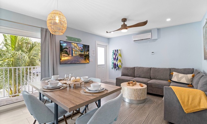 Siesta Key Village House | Sea Angel - Pet Friendly, Located in Siesta Key Village, Steps to Siesta Key Beach!