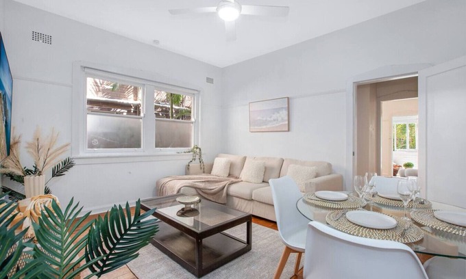 Manly Apartment | Sea Breeze Retreat - Prime Spot for Families & Couples