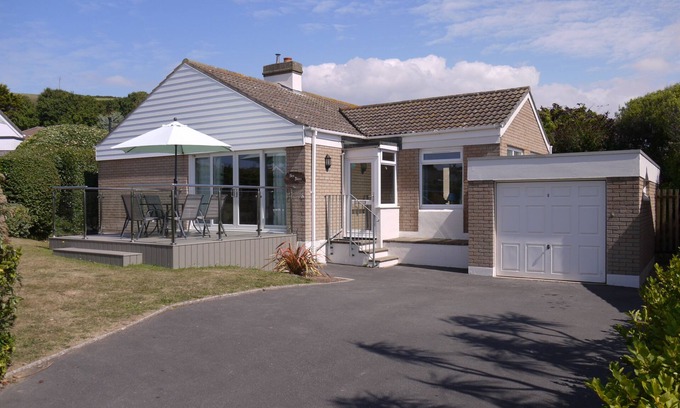 Croyde House | Sea Dunes - a Croyde bungalow with sea views & easy walk to the beach or village