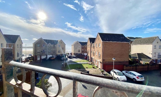 Port Talbot House | Sea Escape The Tardiis Beachfront location Aberavon beach Sea Views Driveway parking